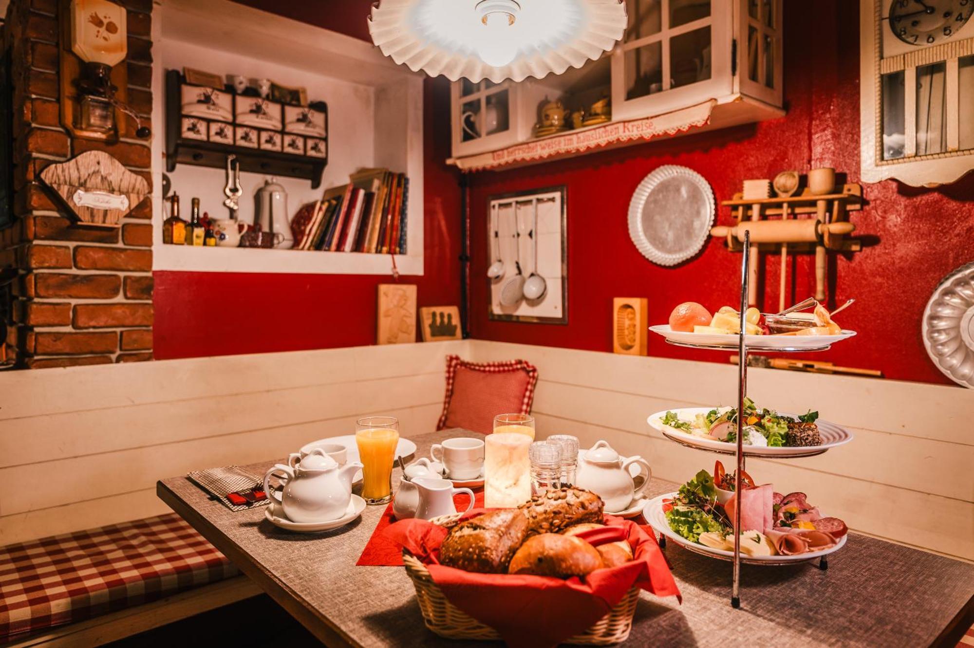 Oma'S Kueche & Quartier 호텔 빈츠 외부 사진